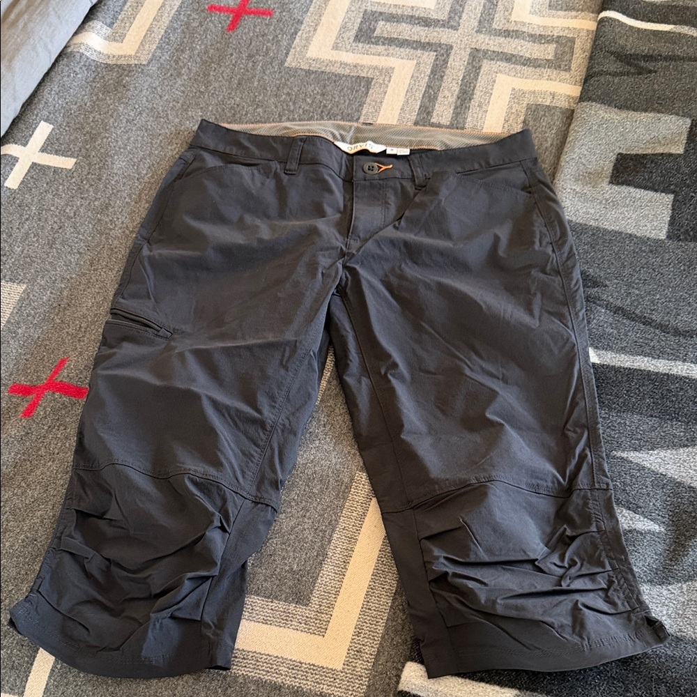 Black Orvis Capri Pants